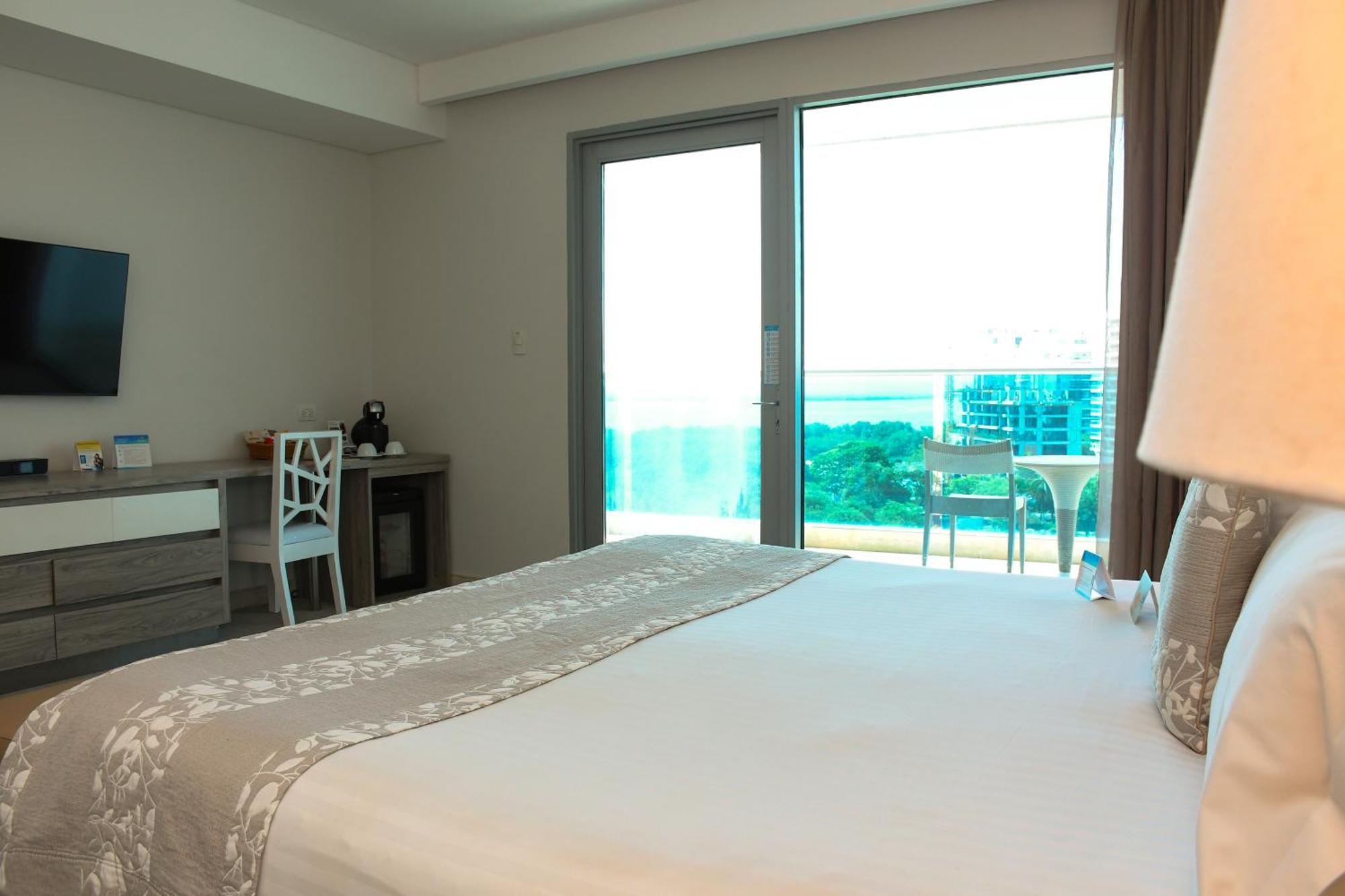 Las Americas Torre Del Mar — Foto’s 2